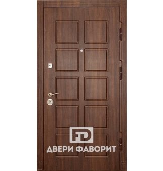 металлическая дверь отделана мдф коричневого цвета, конструкция с терморазрывом