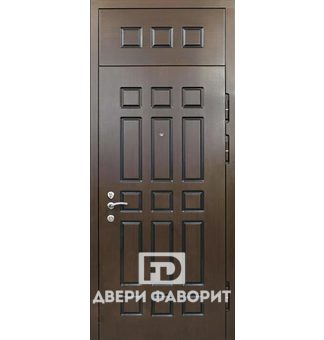 квартирная дверь с верхней вставкой