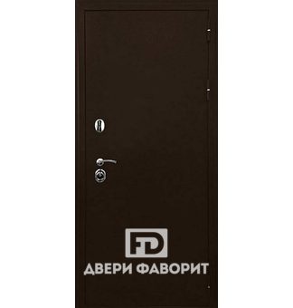 недорогая дверь с отделкой цинкогрунт снаружи