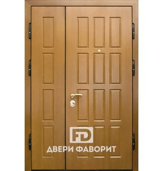недорогая двустворчатая дверь с глазком, отделка МДФ и винилискожа