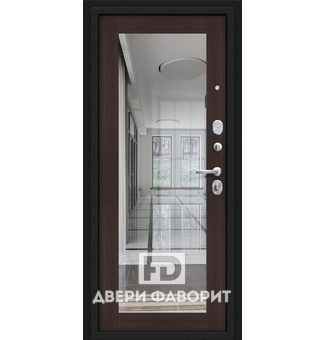 металлическая дверь с большим зеркалом внутри
