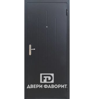 дверь для улицы с отделкой цинкогрунт