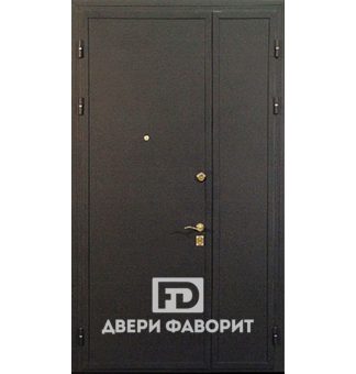 двустворчатая уличная дверь с боковой вставкой отделана с двух сторон цинкогрунтом