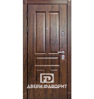 Уличная металлическая дверь с филёнчатым МДФ